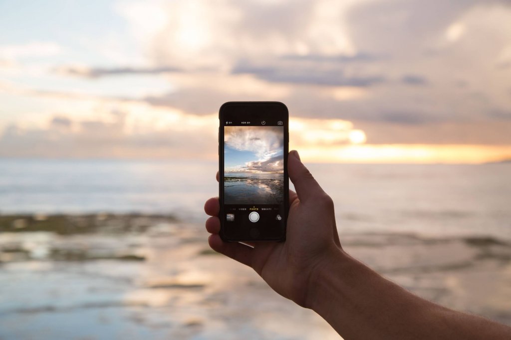 Mobilnie dookoła świata – 7 aplikacji na smartfona idealnych na podróż