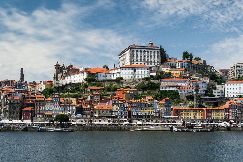 Gdzie znajdę najtańsze Ubezpieczenie turystyczne do Portugalii?
