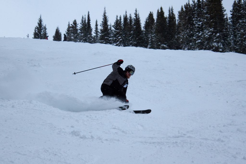 Jakie ceny ubezpieczeń na narty i snowboard?
