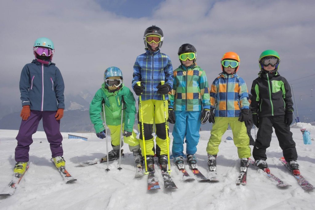 Jak wybrać ubezpieczenie na narty dla dziecka? Podpowiadamy