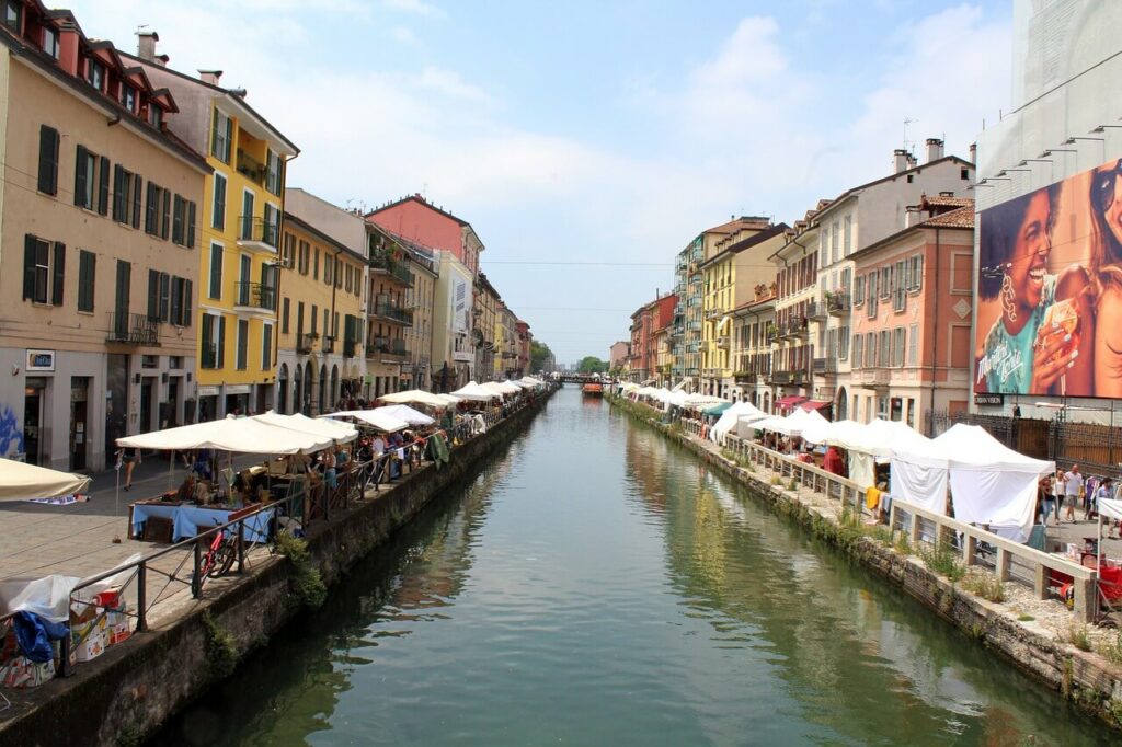 Dzielnica Navigli (kanały) w Mediolanie