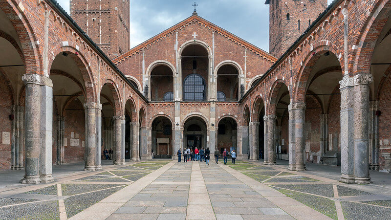 Mediolan - atrakcja Basilica of Sant'Ambrogio 