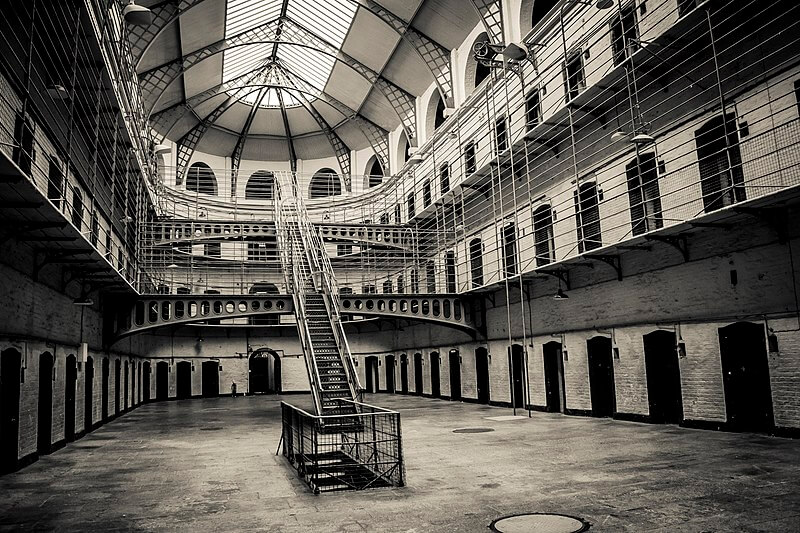 Dublin - widok wnętrza Kilmainham Gaol 