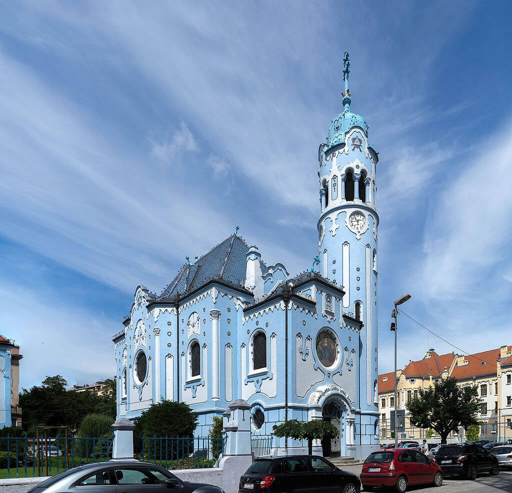 Kościół św. Elżbiety (Niebieski Kościółek) - piękna atrakcja i zabytek miasta