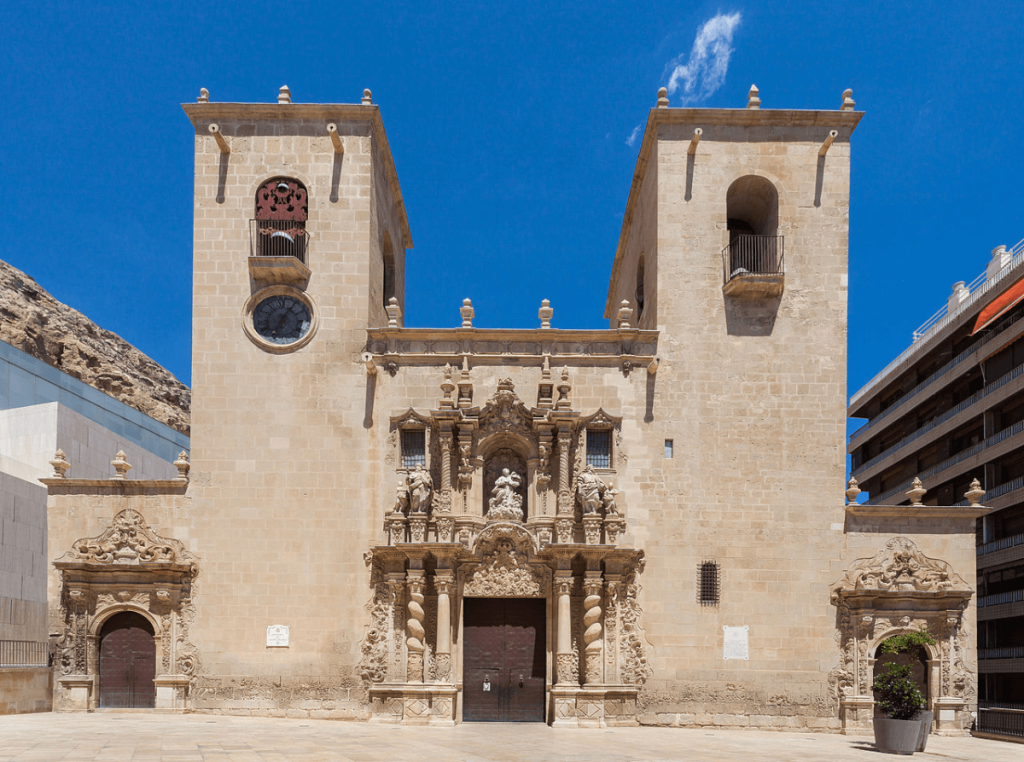 Basílica de Santa María - atrakcje warte zobaczenia w Alicante